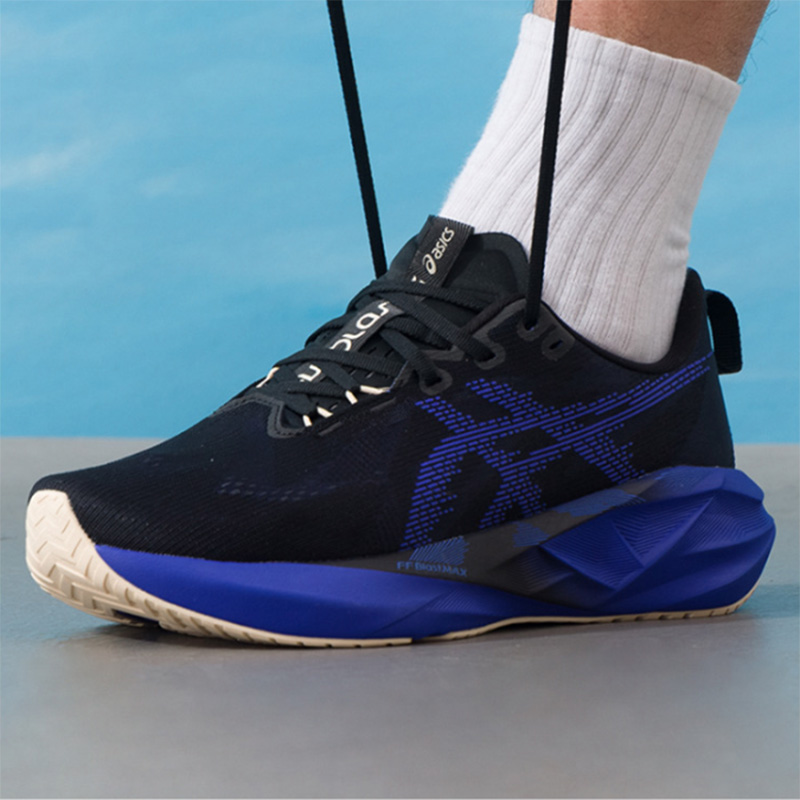 Asics NOVABLAST 5 Schwarz Roya – Running Gear Asics Bewertung und Preis